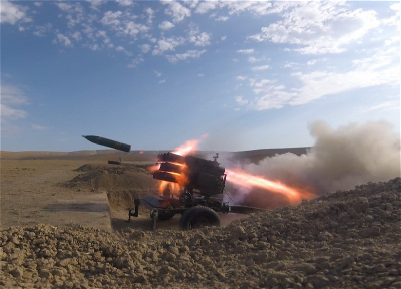 Позиции Азербайджанской армии подвергаются интенсивным обстрелам