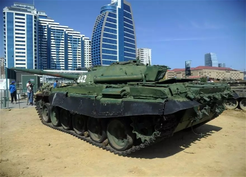 Albert Aqarunovun vurduğu erməni tankı Hərbi Qənimətlər Parkında nümayiş olunur