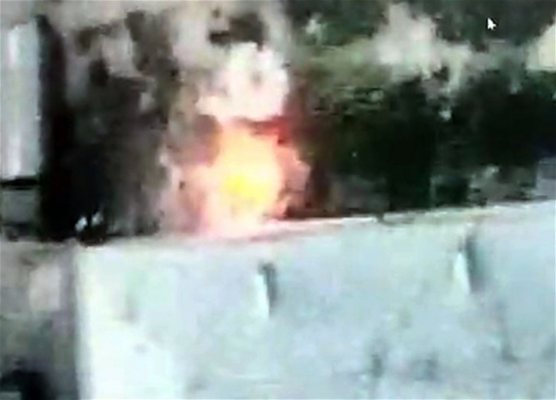 МО АР: В Агдере армянские сепаратисты массово сжигают дома - ВИДЕО