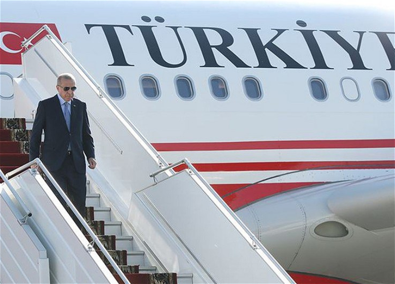 Самолет Эрдогана приземлился в Нахчыване, начинается церемония официальной встречи - ВИДЕО - ОБНОВЛЕНО