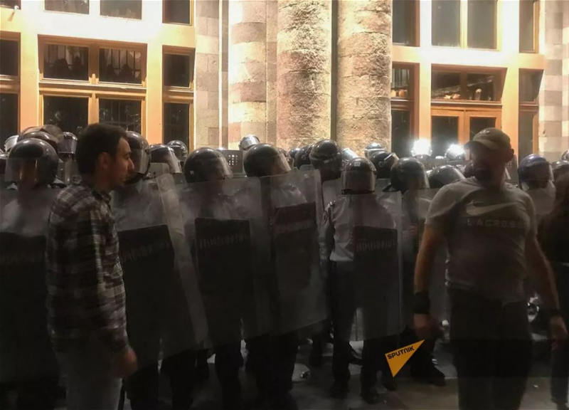 Акции неповиновения стартовали в Иреване: Полиция приступила к задержаниям