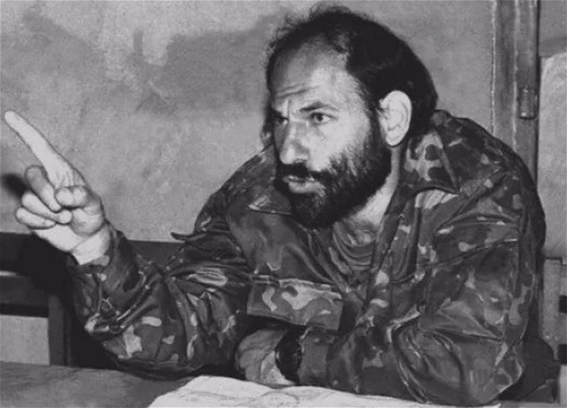 Terrorçu Monte Melkonyanın Xocavənddəki heykəli sökülüb - FOTO