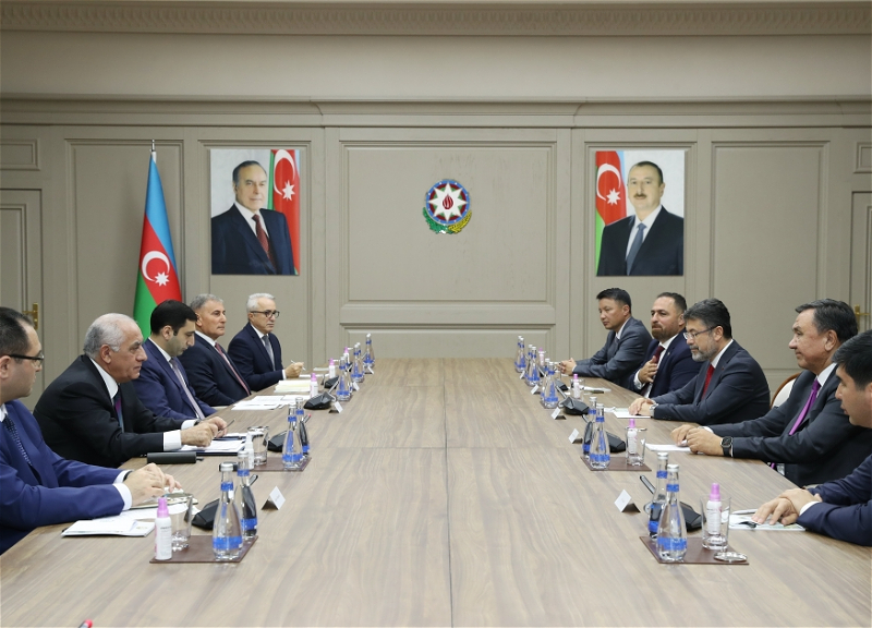 Али Асадов встретился с министрами, принимающими участие в проводимых в Баку мероприятиях ОТГ