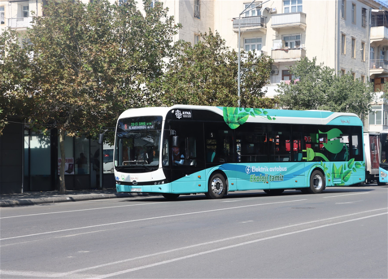 В Баку на линию вышел первый автобус с электродвигателем