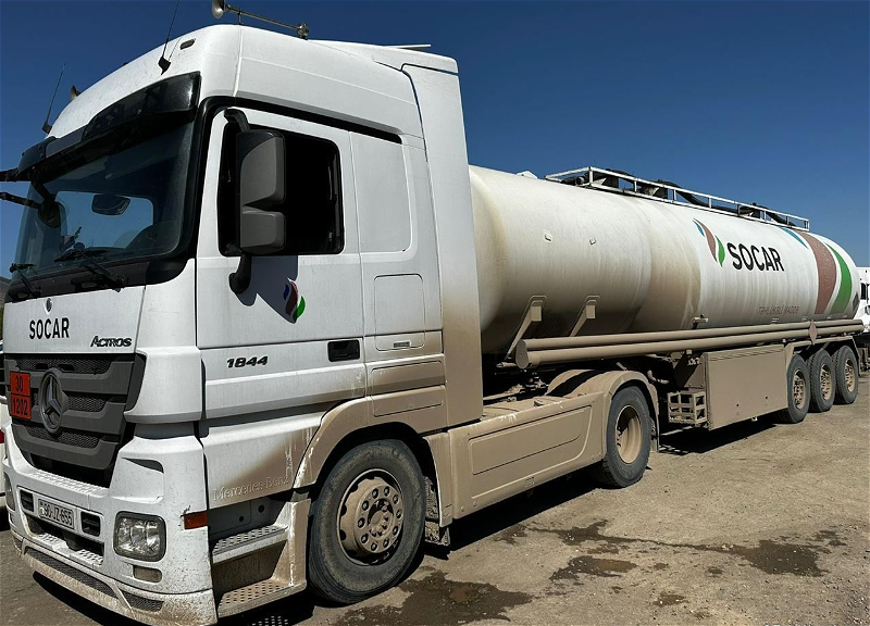 Азербайджан отправил в Ханкенди еще один автомобиль с топливом - ФОТО