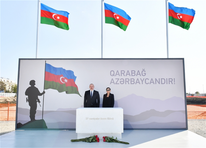Президент Ильхам Алиев и первая леди Мехрибан Алиева посетили в Баку строящийся Парк Победы - ФОТО