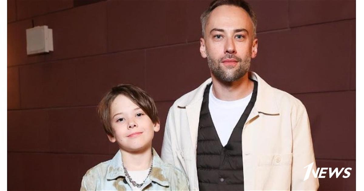 Емізігі шашы бар қыздар