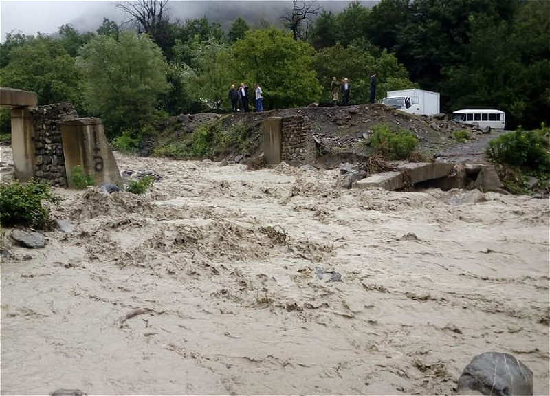 Министр: В Азербайджане резко возросло количество селей и наводнений