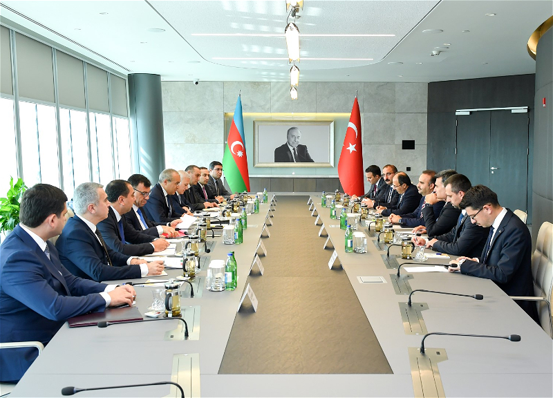 Обсуждено развитие промышленного и технологического сотрудничества с Турцией - ФОТО