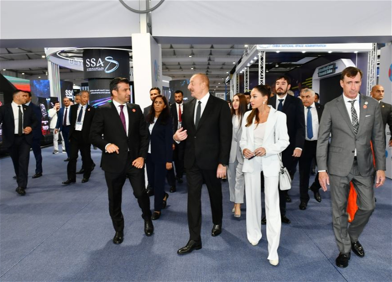 Президент Ильхам Алиев и Мехрибан Алиева приняли участие в открытии выставки в рамках 74-го Международного астронавтического конгресса - ФОТО