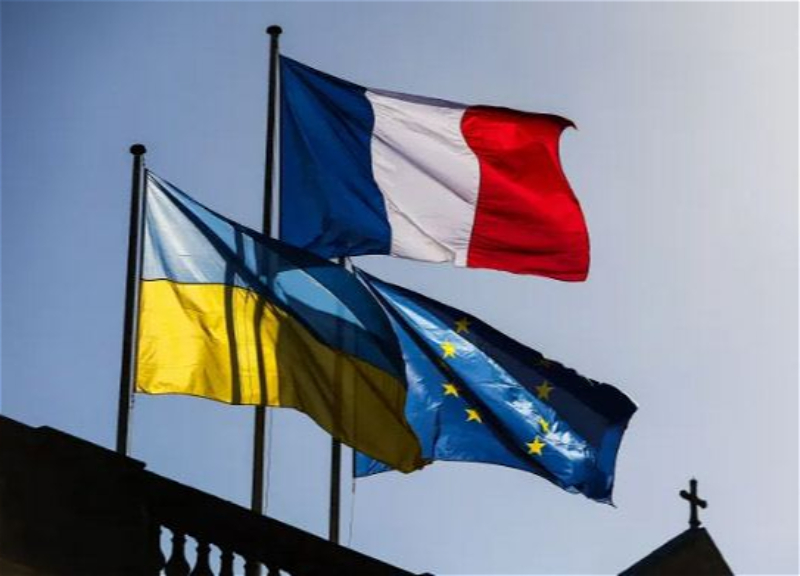 Во Франции сняли флаг Украины с фасада здания мэрии после слов Зеленского о Карабахе