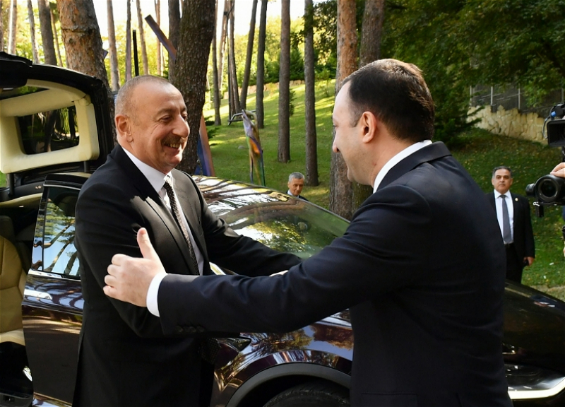 От имени премьер-министра Ираклия Гарибашвили дан обед в честь Президента Ильхама Алиева