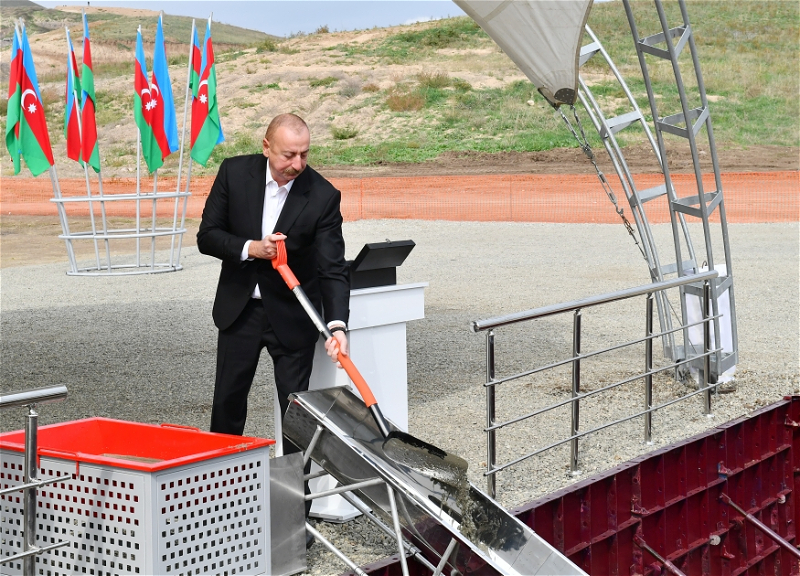 Президент Ильхам Алиев заложил фундамент села Джуварлы Физулинского района - ФОТО