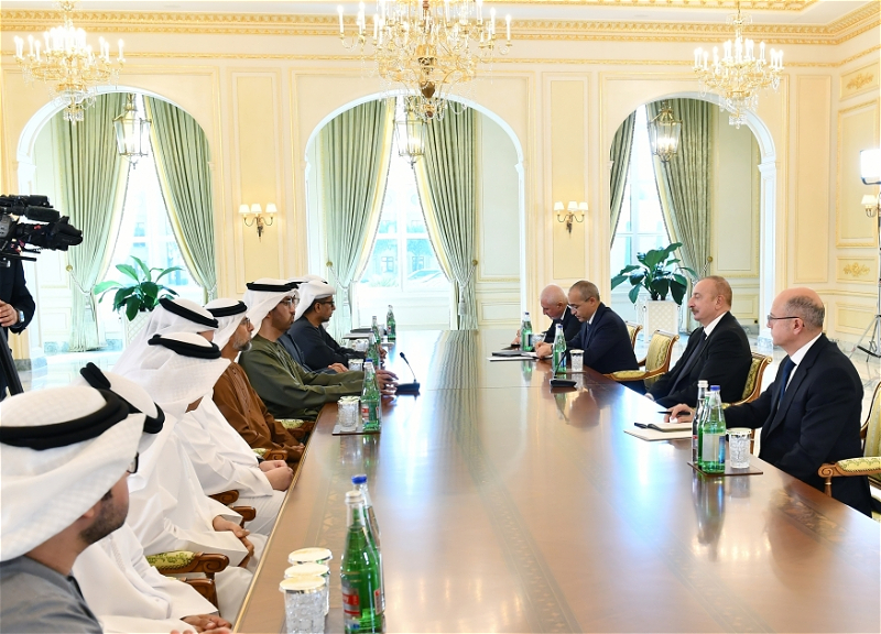 Ильхам Алиев принял делегацию во главе с министром промышленности и передовых технологий Объединенных Арабских Эмиратов