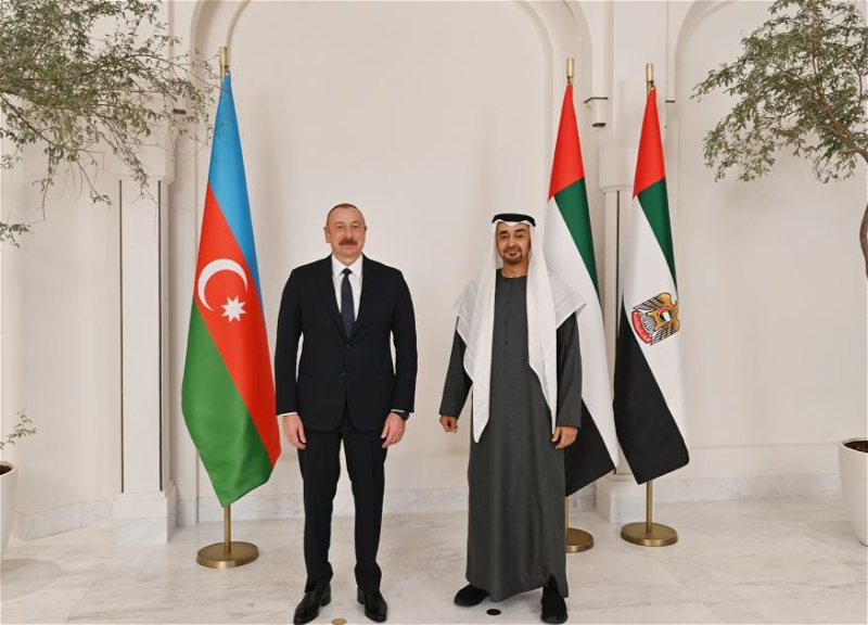 Президент Ильхам Алиев позвонил Президенту ОАЭ