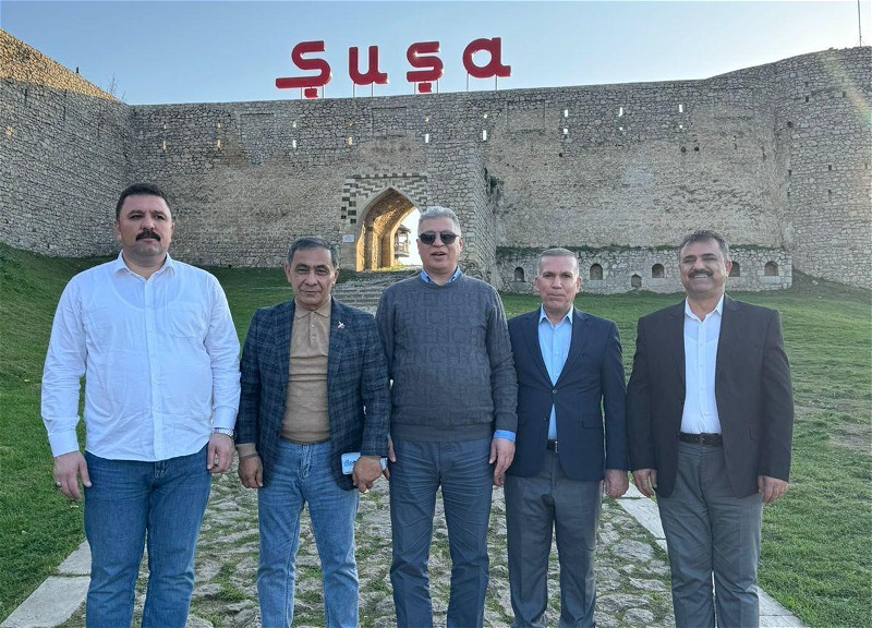 Депутаты иракского парламента посетили город Шушу - ФОТО