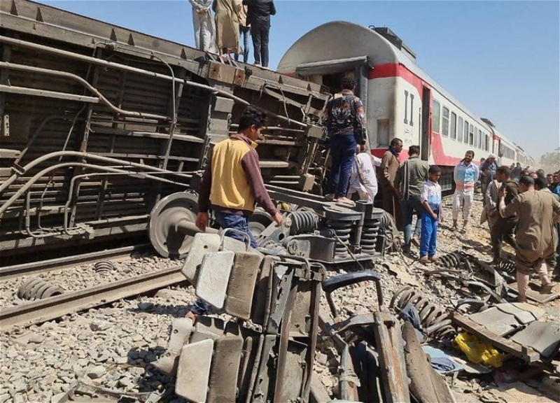 В Индии при столкновении поездов погибли три человека