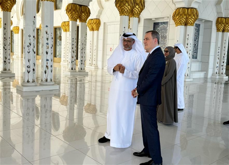 Джейхун Байрамов посетил Большую мечеть Шейха Зайда в Абу-Даби - ФОТО