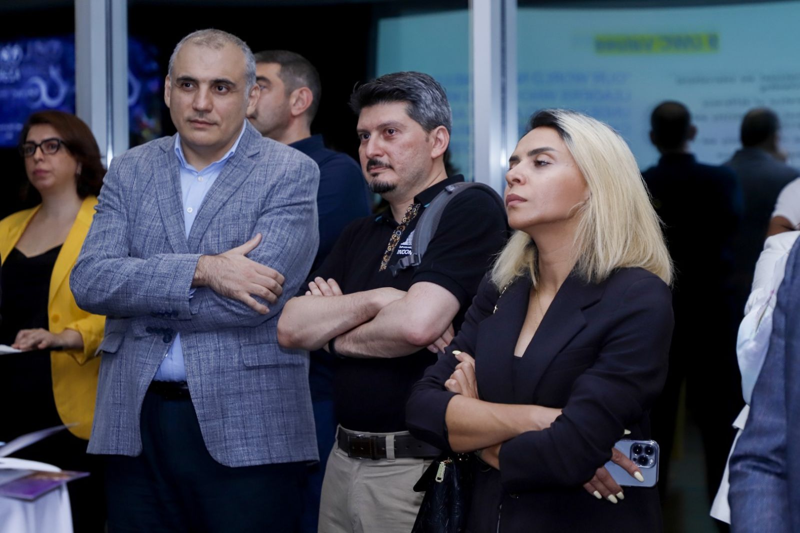 Гараж МТС. Конференция в НБАМР. Новости часа в азербайджане на фейсбук