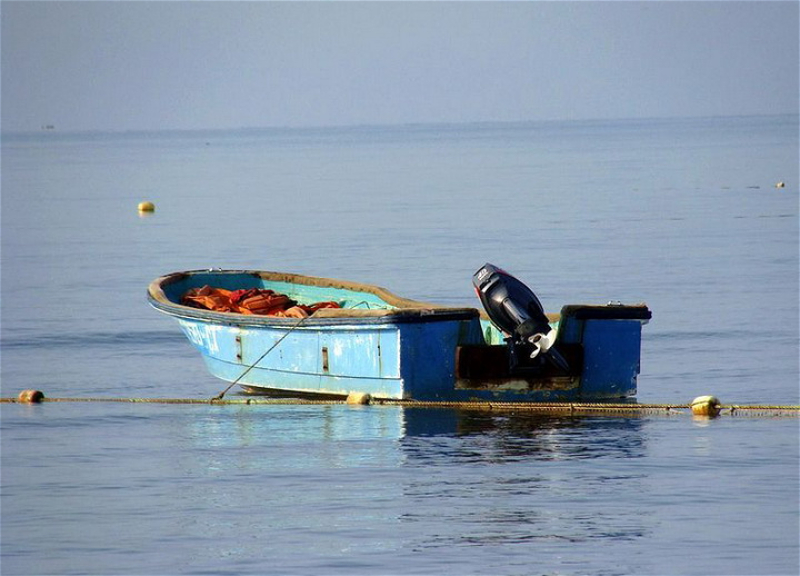 На Каспии пропали два рыбака - ВИДЕО