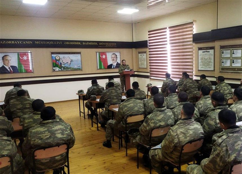 В азербайджанской армии проведен ряд мероприятий по случаю Дня Конституции - ФОТО