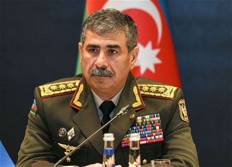 Министр обороны Азербайджана находится с визитом в ОАЭ
