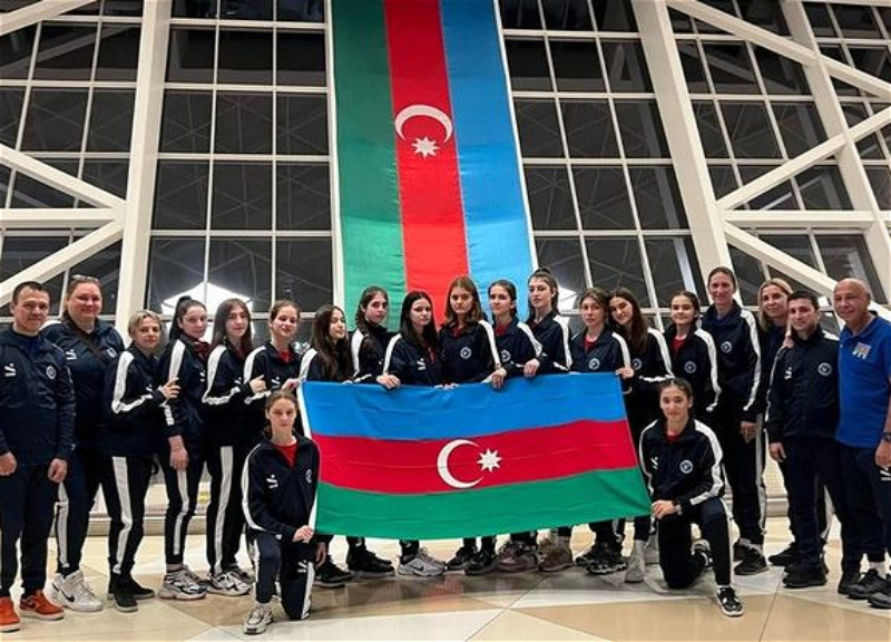 Сборная Азербайджана по волейболу отправилась в Латвию для участия в чемпионате EEVZA