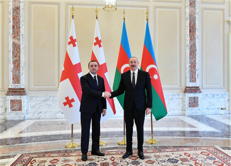 Ильхам Алиев встретился с премьер-министром Грузии Ираклием Гарибашвили - ФОТО