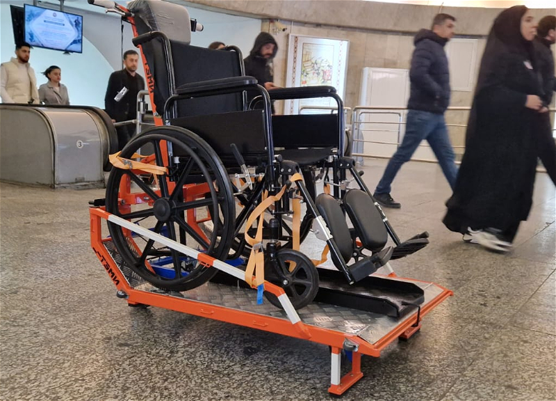 В бакинском метро сданы в эксплуатацию 2 новых технических устройства для инвалидных колясок – ФОТО - ВИДЕО