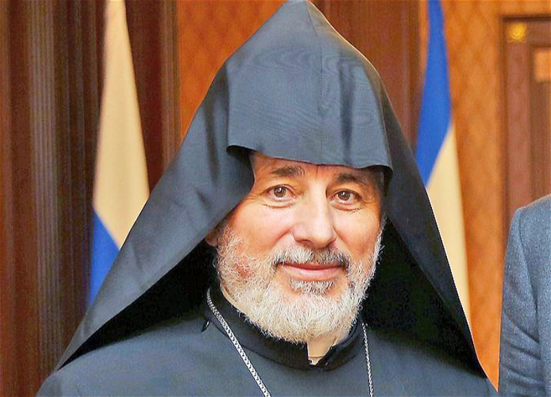 Армянский блогер рассказал о грязных делишках брата католикоса всех армян - ВИДЕО
