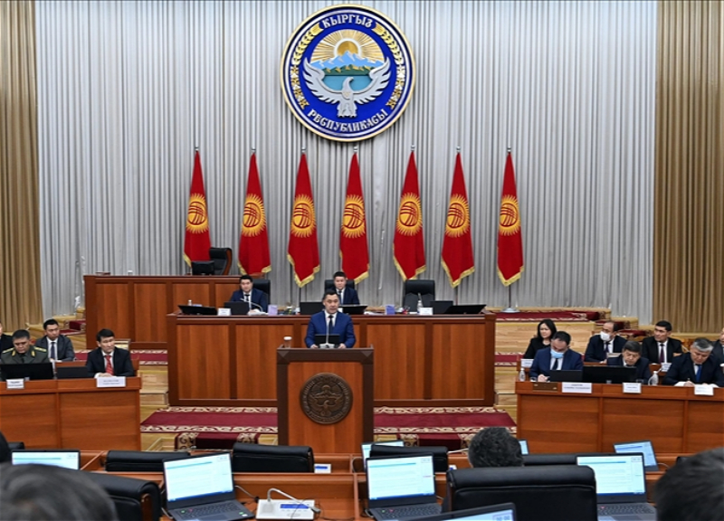 Правительство Кыргызстана одобрило изменение флага страны