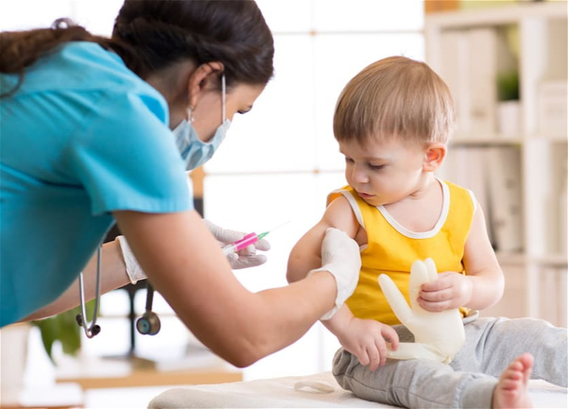 До какого возраста вакцинируют детей, не получивших вовремя обе дозы вакцины против кори?