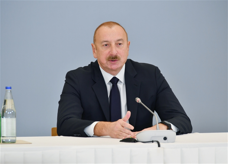 На форуме в Университете АДА Президент Азербайджана рассказал о братской поддержке Узбекистана нашей стране