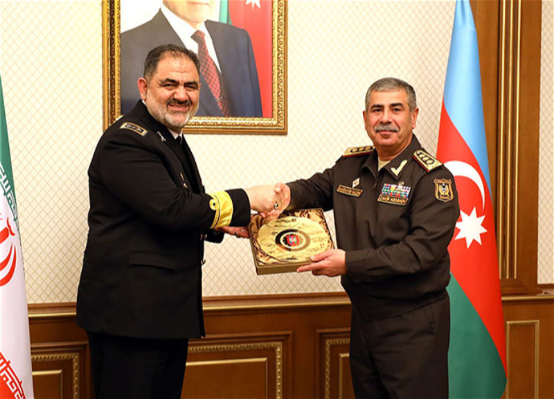 Министр обороны Азербайджана и командующий ВМС Ирана обсудили перспективы военного сотрудничества - ФОТО