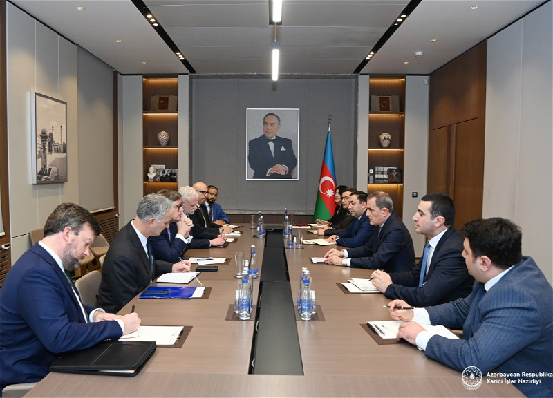 Джейхун Байрамов обсудил ситуацию в регионе с помощником госсекретаря США