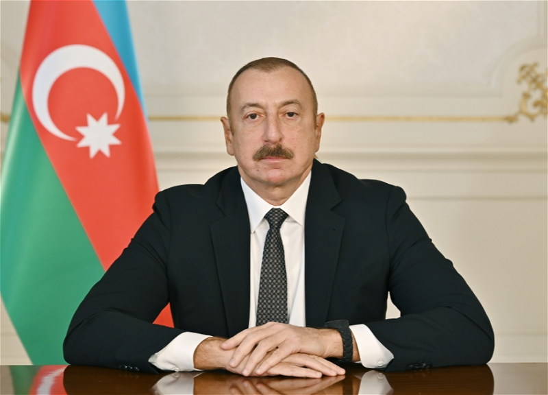 Ильхам Алиев поделился публикацией в связи с днем памяти Общенационального лидера - ФОТО