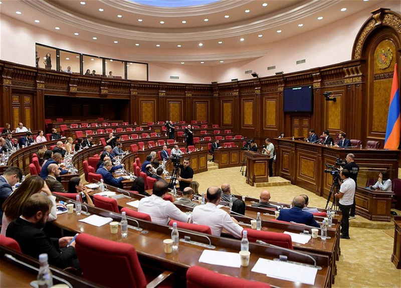 Законопроект, позволяющий откупиться от армии, принят в первом чтении в парламенте Армении