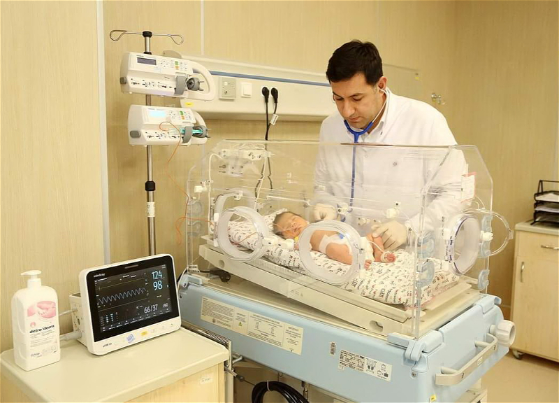 В «Yeni Klinika» спасли жизнь очередному малышу