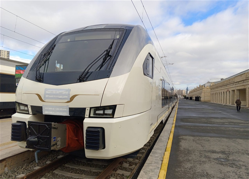 АЖД доставила в Баку новые поезда Stadler – ФОТО