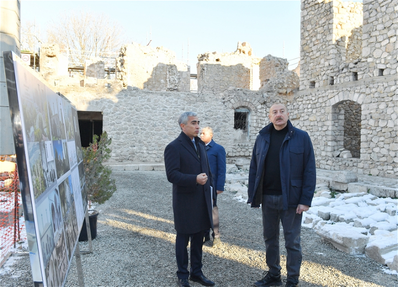 Ильхам Алиев ознакомился с реставрационными работами в мечети Ашагы Говхар Ага в Шуше - ФОТО