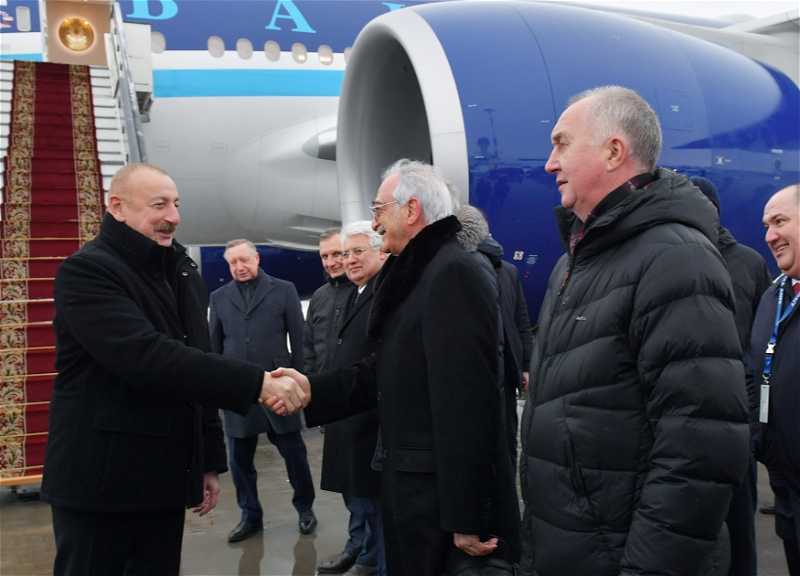 Ильхам Алиев прибыл с рабочим визитом в Санкт-Петербург - ФОТО