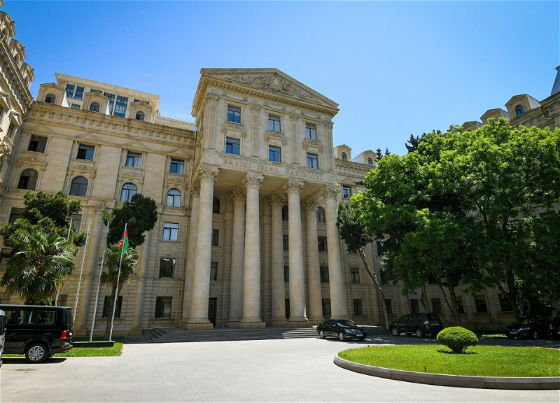 Посол Франции вызвана в МИД Азербайджана, двое сотрудников дипмиссии объявлены персонами нон-грата
