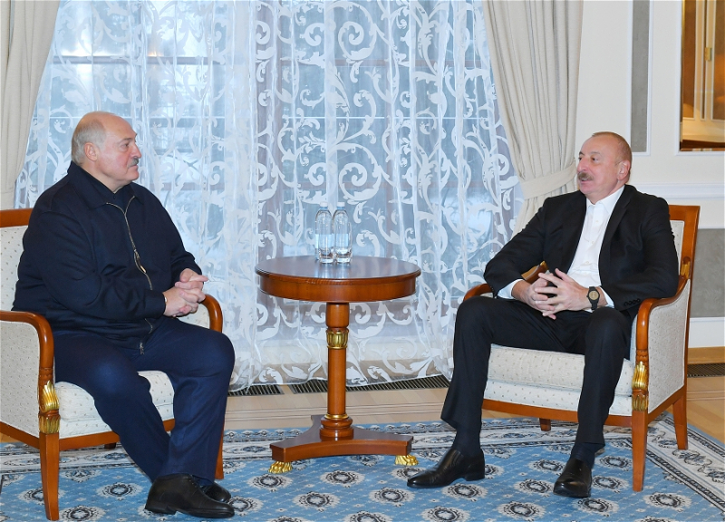 Ильхам Алиев встретился с Александром Лукашенко в Санкт-Петербурге - ФОТО