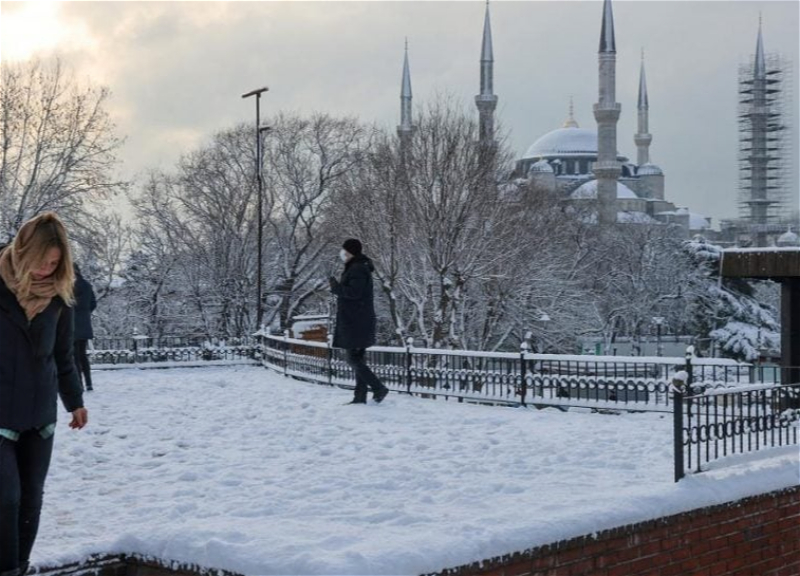 На Стамбул надвигается мощный снегопад