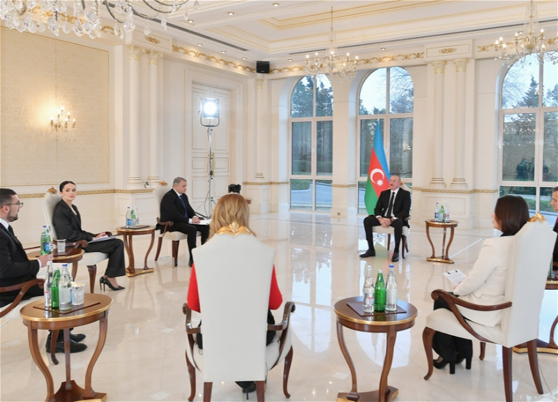 Президент Азербайджана Ильхам Алиев дал интервью местным телеканалам - ФОТО - ВИДЕО