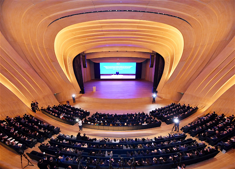 В Баку состоялась конференция «Партнерство между государством и предпринимателями: основа устойчивой экономики» - ФОТО