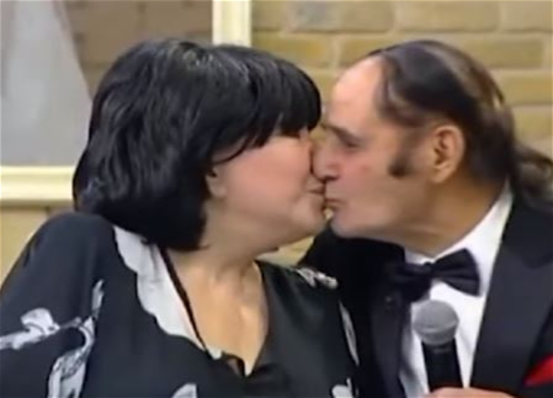 В Сети обсуждают произошедший в телеэфире поцелуй Флоры Керимовой и Ниямеддина Мусаева – ВИДЕО