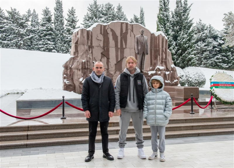 Евгений Плющенко почтил память общенационального лидера Гейдара Алиева – ФОТО