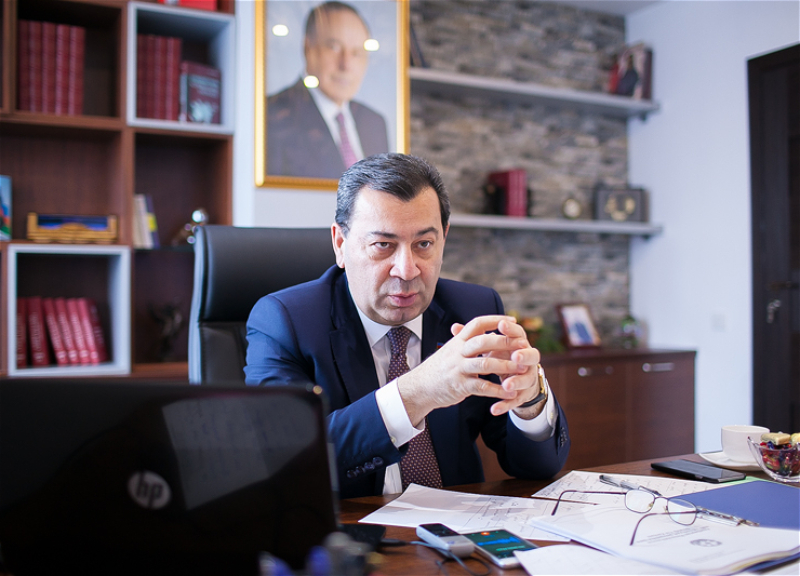 Ильхам Алиев наградил Самеда Сеидова орденом «Şöhrət»