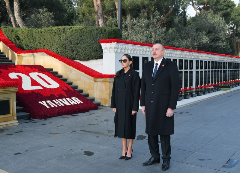 Ильхам Алиев и Мехрибан Алиева посетили Шехидляр хиябаны в связи с 34-й годовщиной трагедии 20 Января - ФОТО
